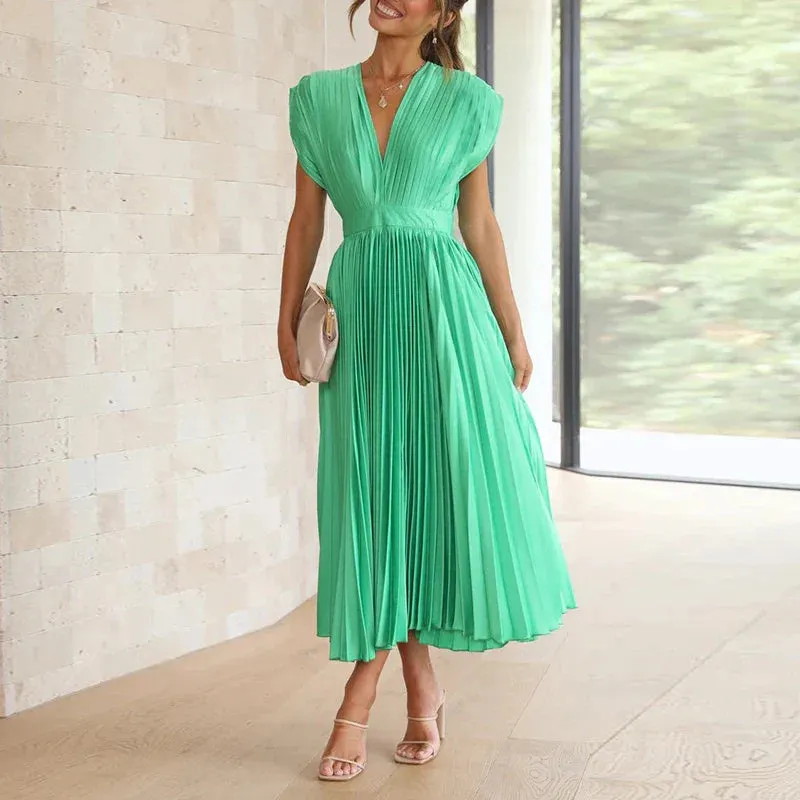 Hedwig - New women's dress with pleats, zipper and sleeveless design