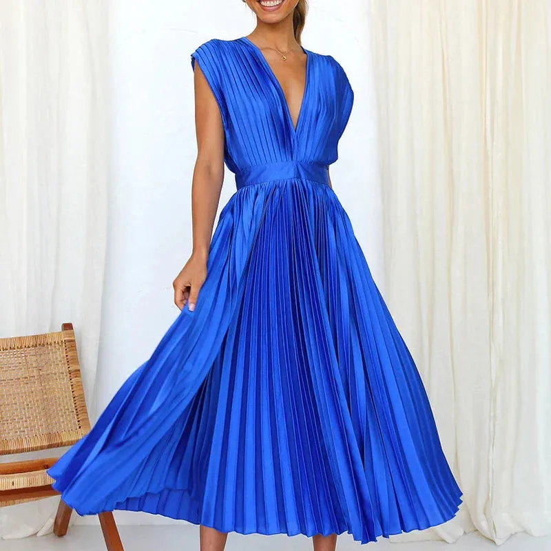 Hedwig - New women's dress with pleats, zipper and sleeveless design