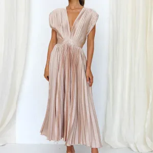 Hedwig - New women's dress with pleats, zipper and sleeveless design