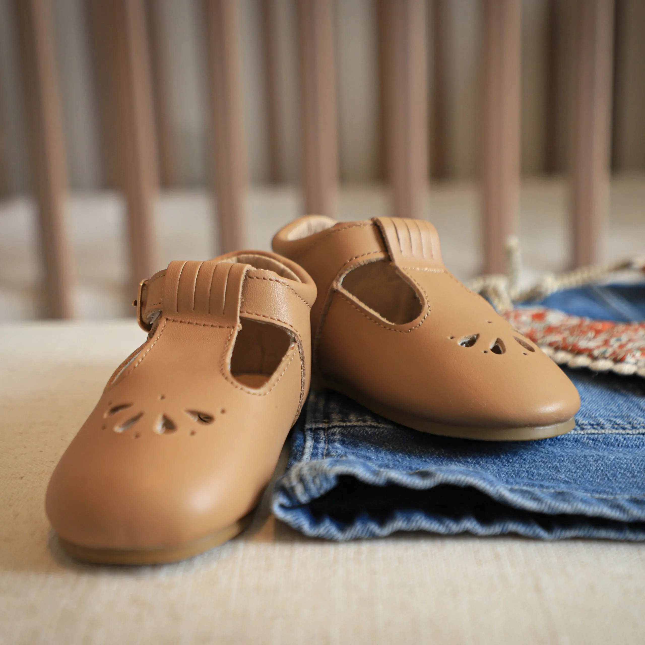 Leather T-Bar | Color 'Latte' | Hard Sole