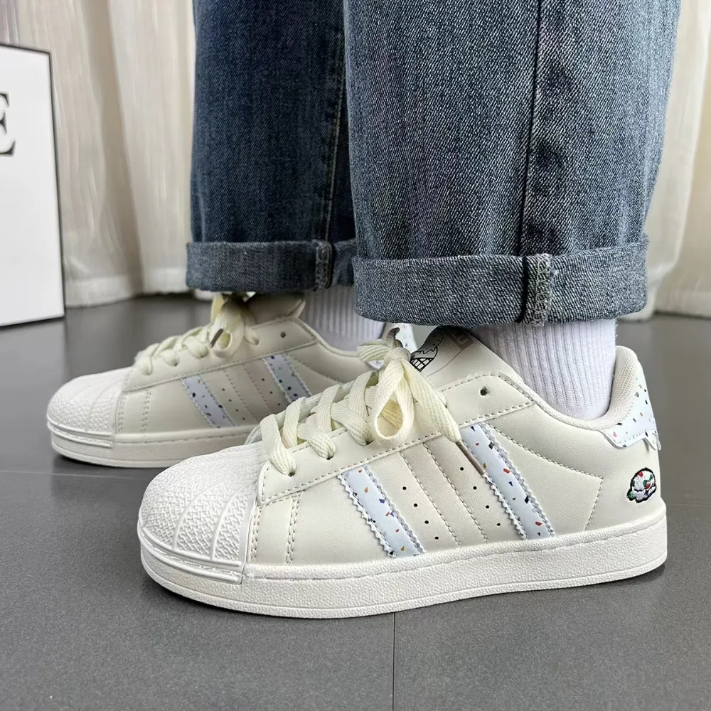 “Shells White Spots” Shoes
