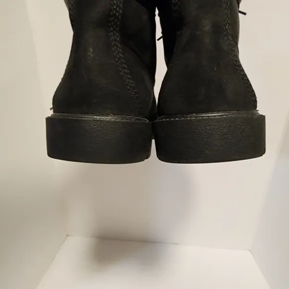 Timberland Black 6 Inch Classic Boot Boys Size 4