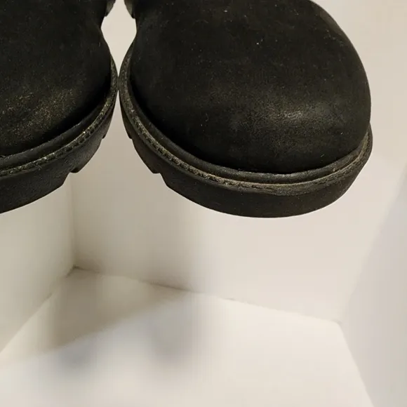 Timberland Black 6 Inch Classic Boot Boys Size 4