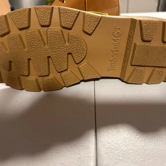 Timberland premium Women’s size 6Waterproof