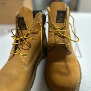Timberland premium Women’s size 6Waterproof