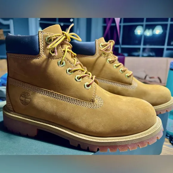 Youth Timberland Premium 6-Inch Waterproof Boot - 2M - New