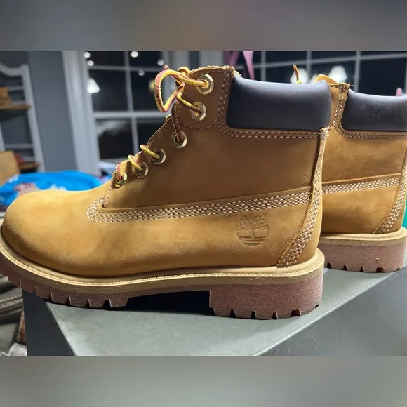 Youth Timberland Premium 6-Inch Waterproof Boot - 2M - New